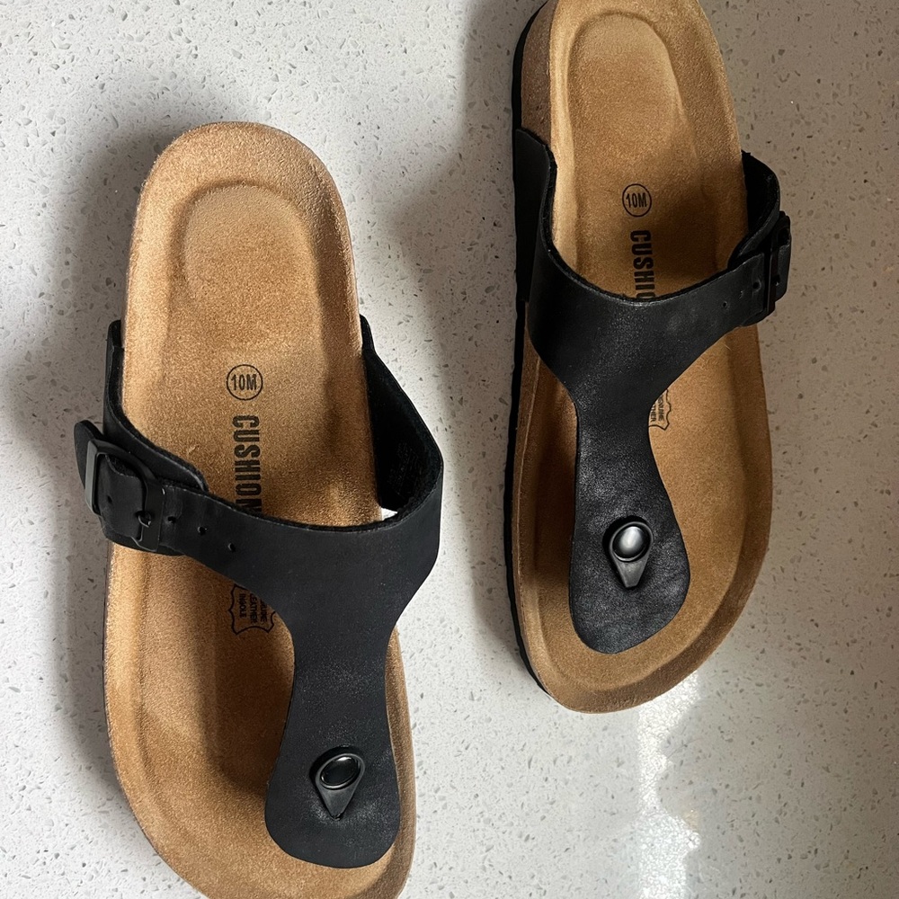 Cushionaire Black Women's Sandals - Picture 2 of 2